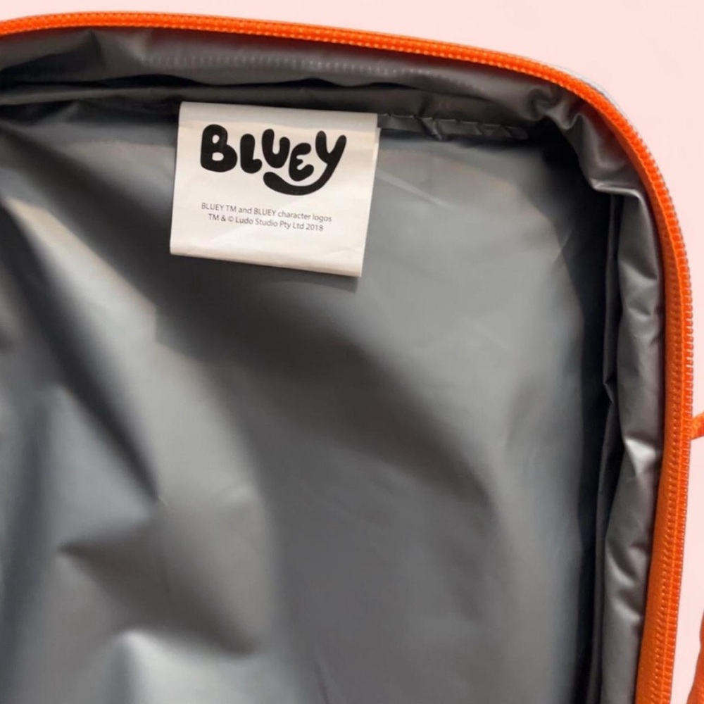 Insulated Bluey Lunchbox Featuring Bluey & Bingo Zip Up Lunch Bag - Picture 5 of 5